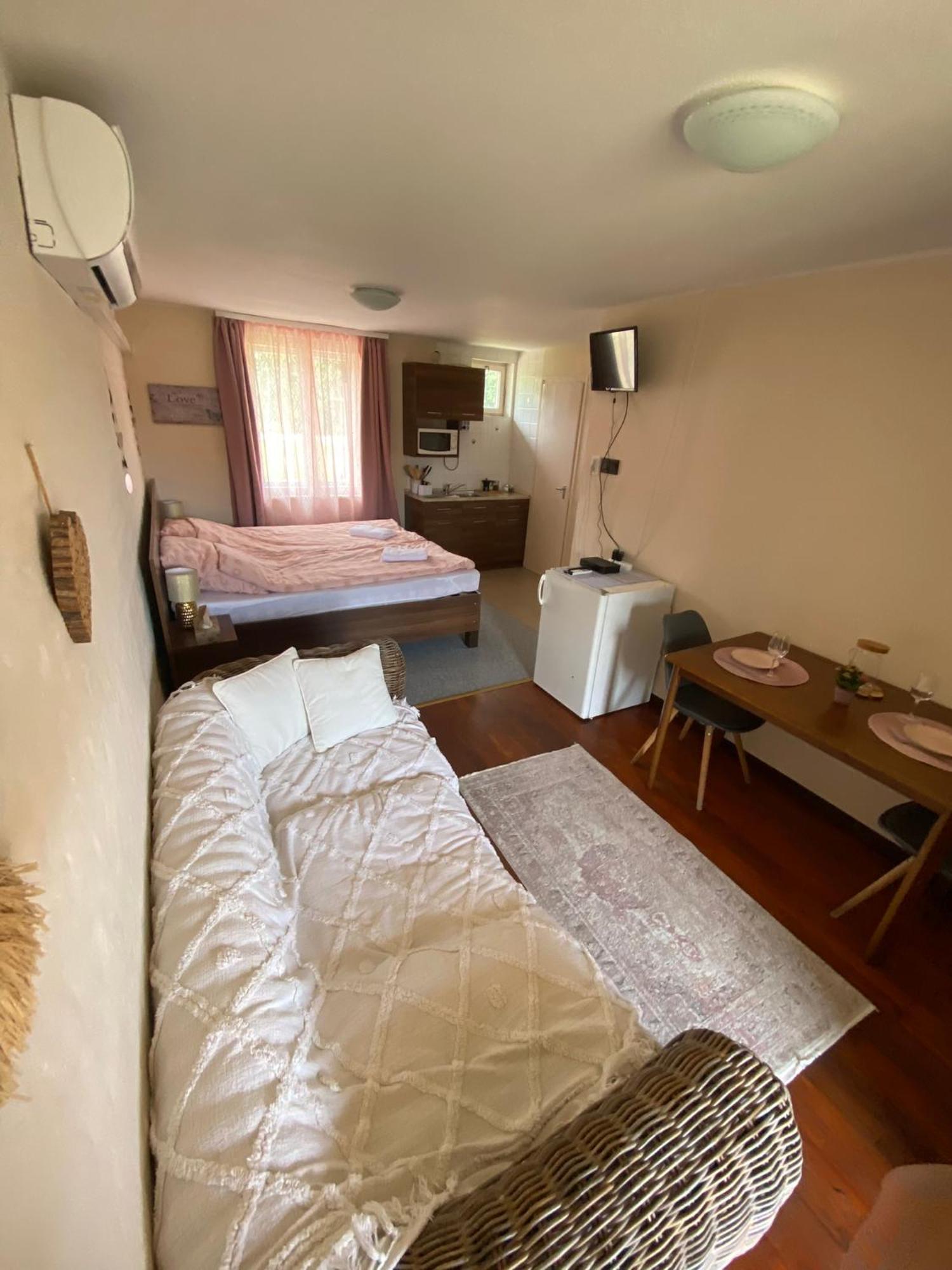 Summer Apartments Tiszakecske Bagian luar foto