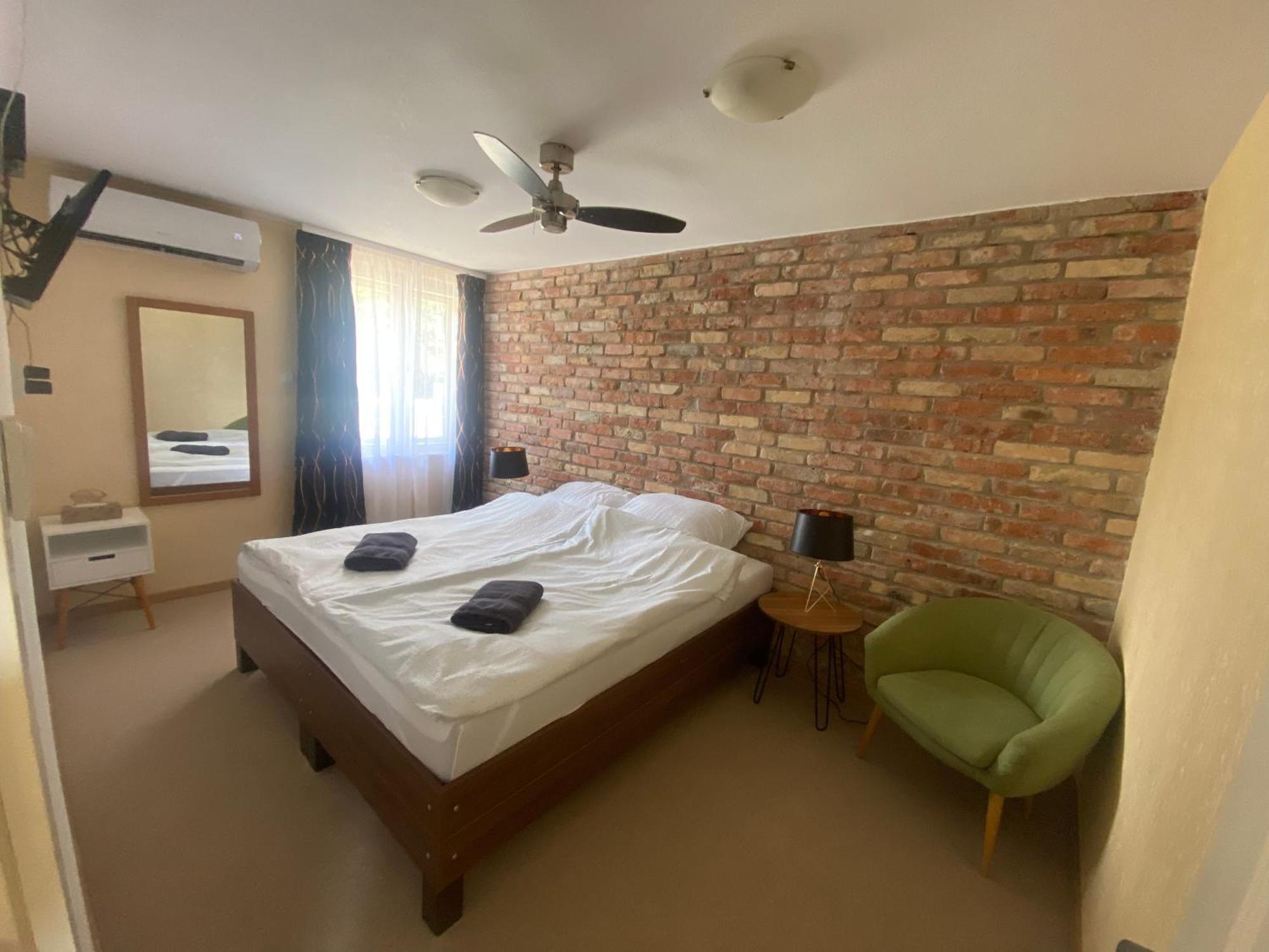 Summer Apartments Tiszakecske Bagian luar foto